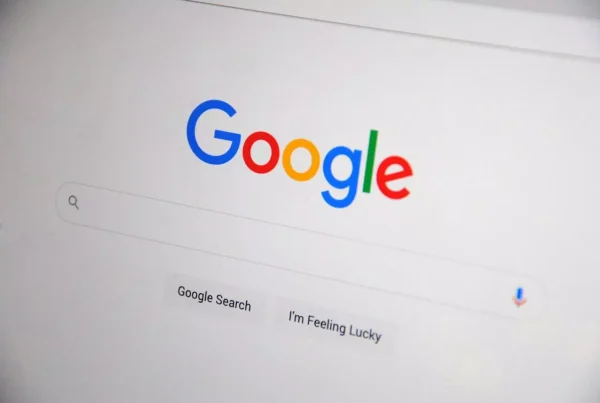 Screenshot de la pantalla de inicio de google antes de hacer una búsqueda
